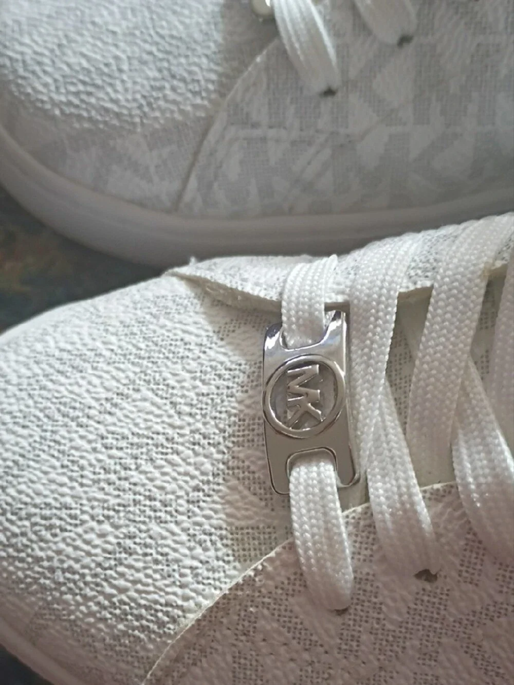 Michael Kors mononogram white